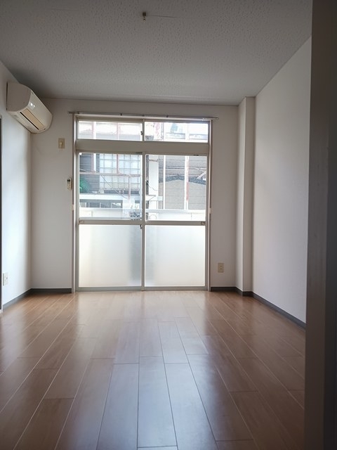 エルディム岡田 1階の物件の内観