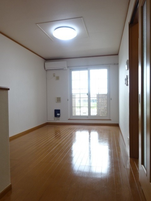 コンフォルターブルⅣ 2階の物件の内観