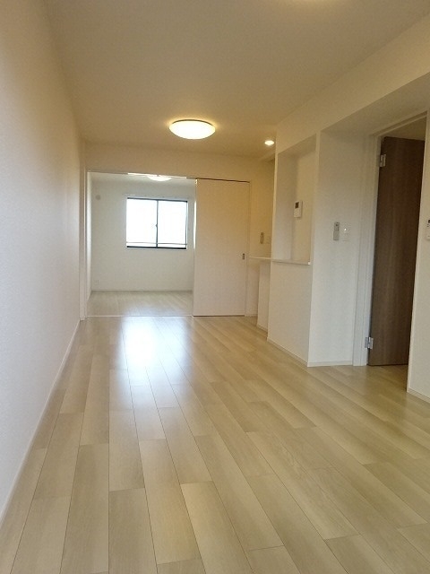 ガーデン・ハウス B 2階の物件の内観