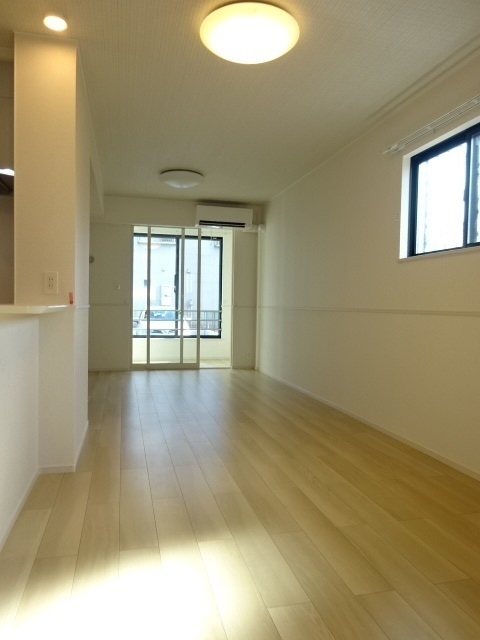 ロワゾーブルーN 1階の物件の内観