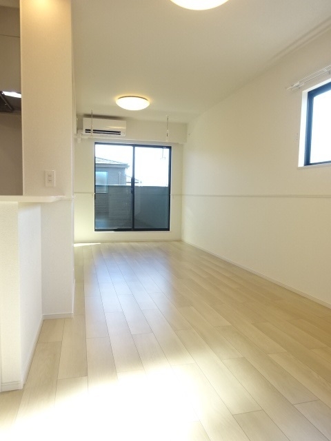 ロワゾーブルーＯ 2階の物件の内観
