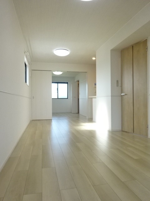 ポルトレジーナ 1階の物件の内観