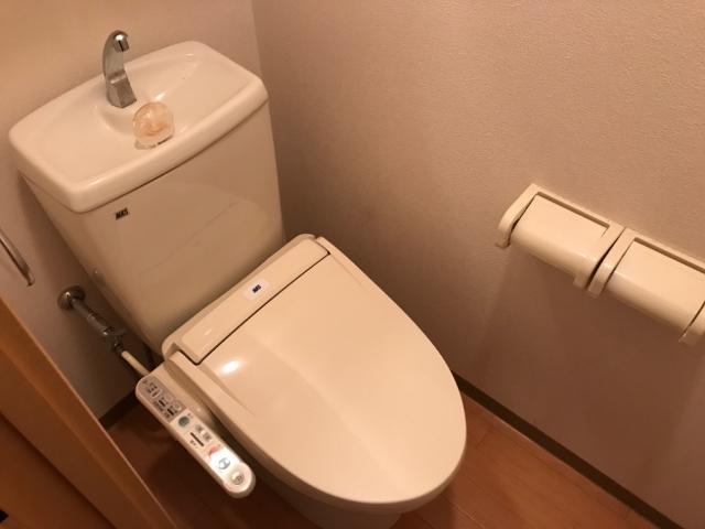 シャワー付トイレ
