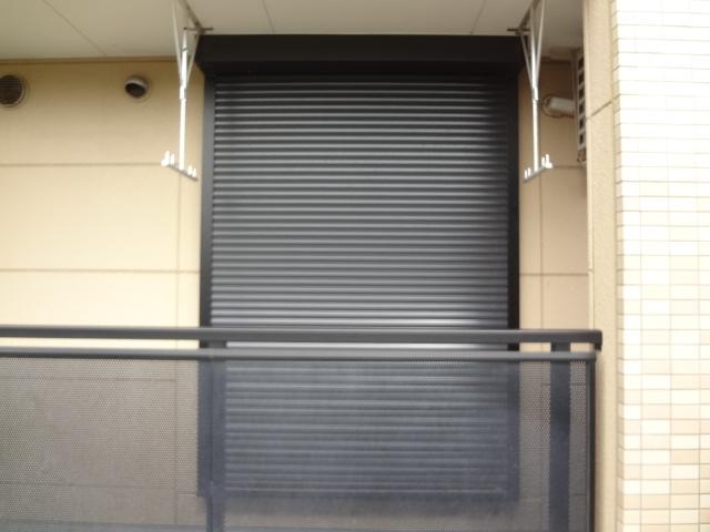窓シャッター