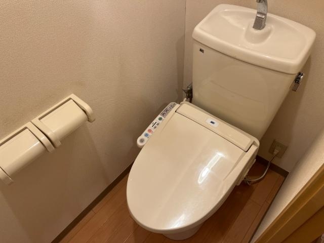 シャワー付トイレ