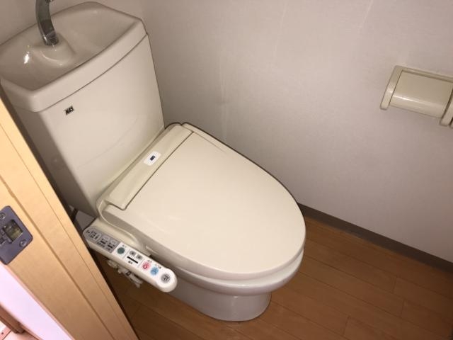 シャワー付トイレ