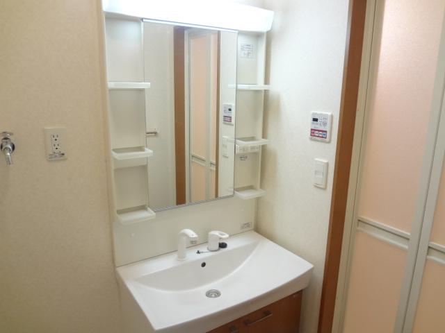 洗髪洗面化粧台