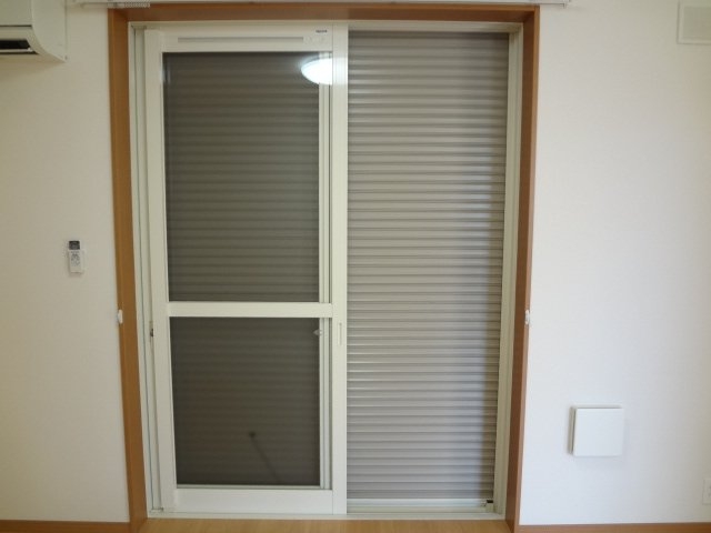 シャッター（リビング）