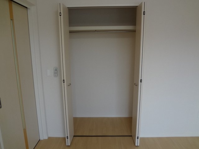 6.9帖洋室クローゼット