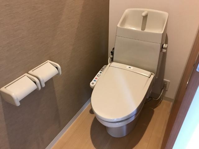 シャワー付トイレ