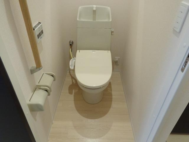 シャワー付トイレ