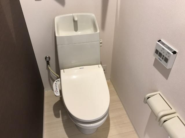 シャワー付トイレ