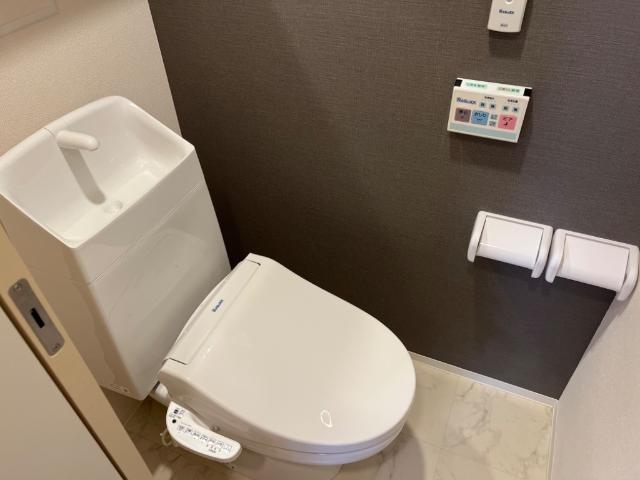 シャワー付トイレ