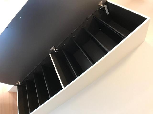 シューズボックス