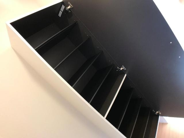 シューズボックス