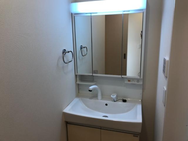 洗髪洗面化粧台