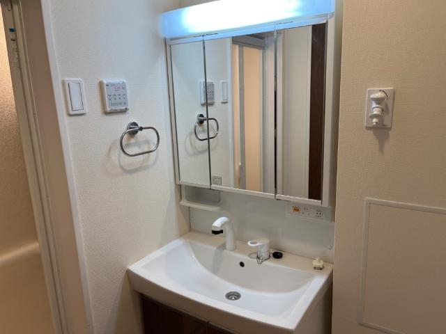 洗髪洗面化粧台