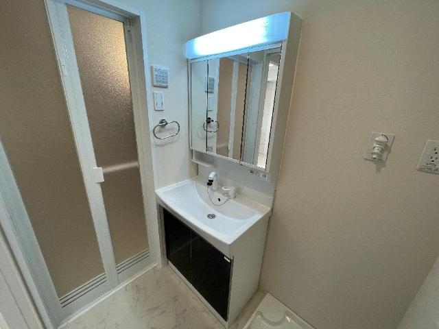 洗髪洗面化粧台