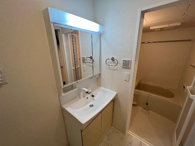 洗髪洗面化粧台