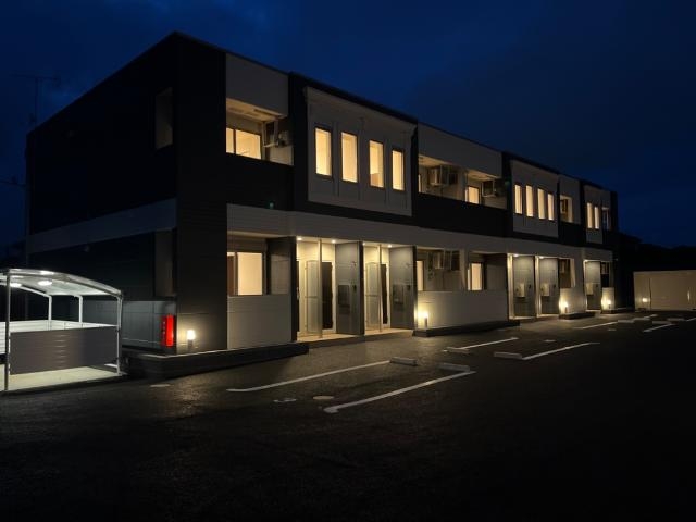 外観写真（夜）