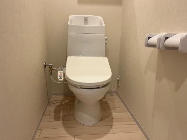 シャワー付きトイレ