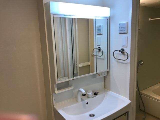 洗髪洗面化粧台