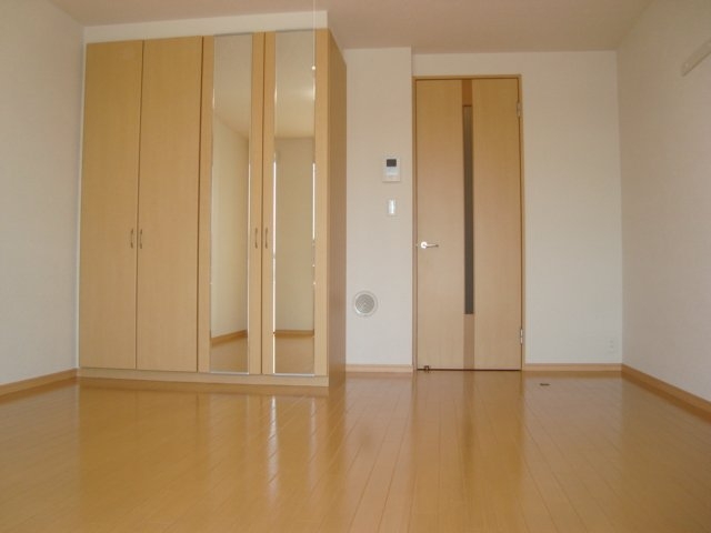 モンテ・アンヴェリーノ 2階の物件の内観