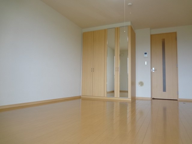 モンテ・アンヴェリーノ 1階の物件の内観