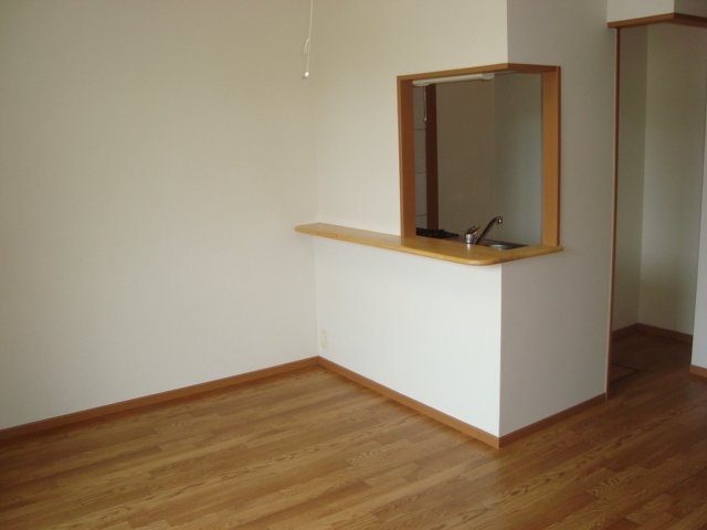 ローズハート 1階の物件の内観