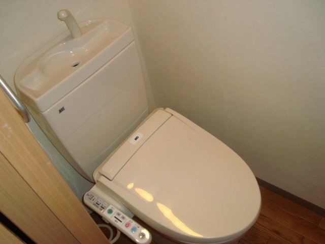 シャワー付トイレ