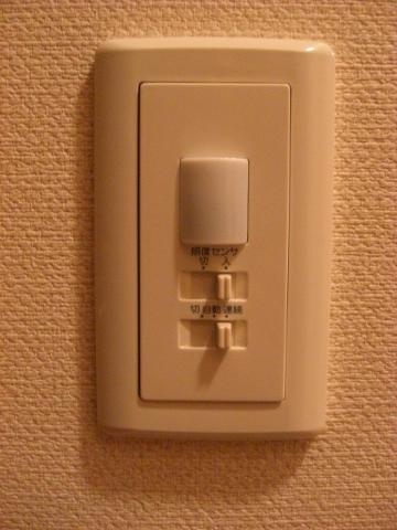 玄関ライトスイッチ