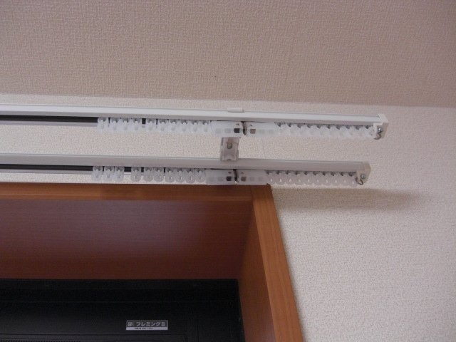 カーテンレール