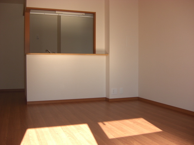 ロープン　ドローム 2階の物件の内観