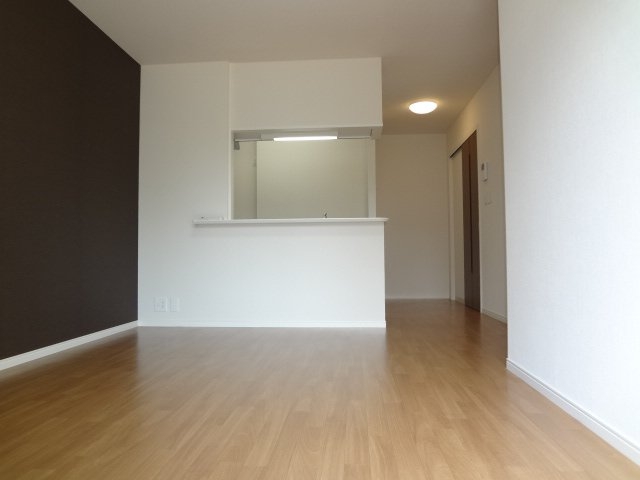 マイ　リバーサイド 1階の物件の内観