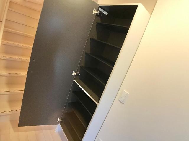 シューズボックス