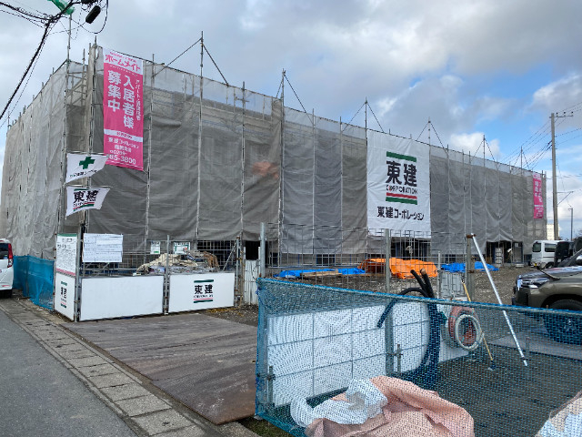 建築中