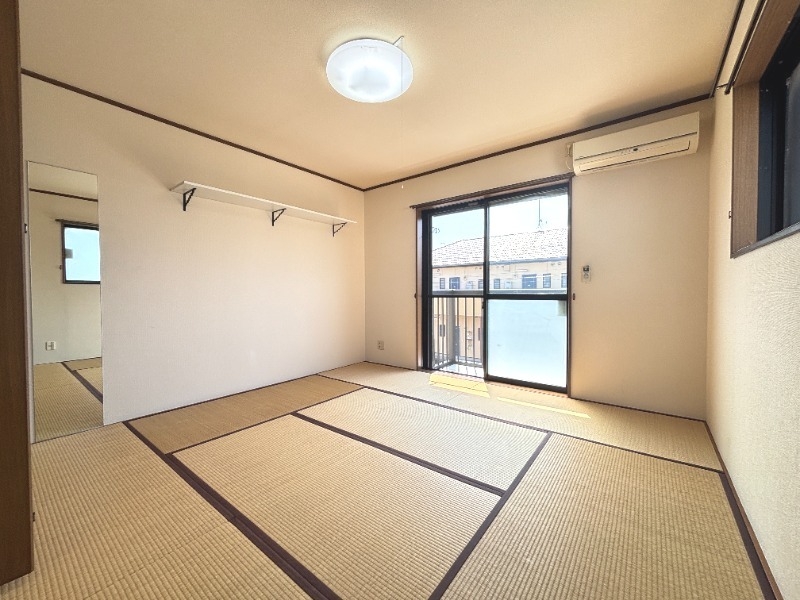 グラシアス・ペール 2階の物件の内観