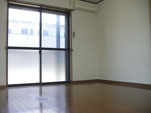 グラシアス・ペール 1階の物件の内観