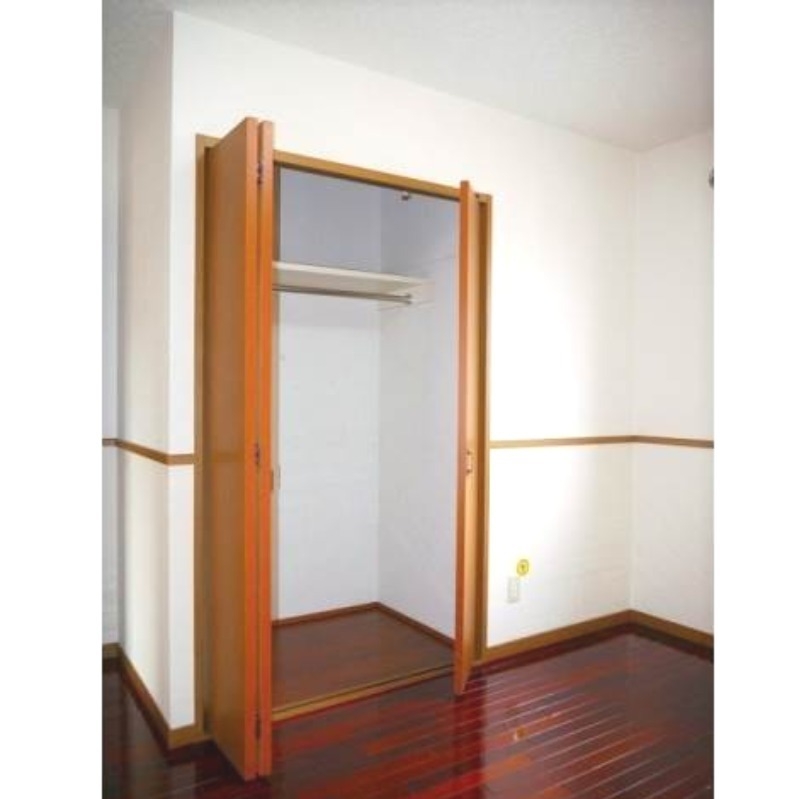 各部屋に１ヶ所ずつ収納あり