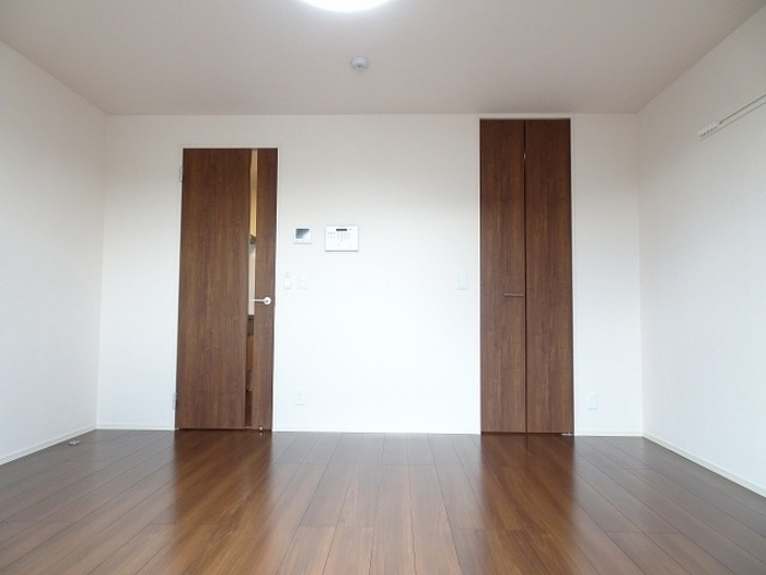 フォレストメゾン堀割 2階の物件の内観
